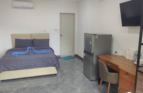Nong Prue Hotel | Nana's Bar & Hotel