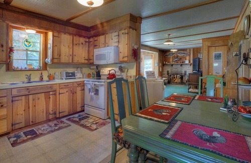 Bayfield Cabina | Nana's Cabin at Vallecito Lake | Near Lake, Trails & Outdoor Fun, Dogs OK