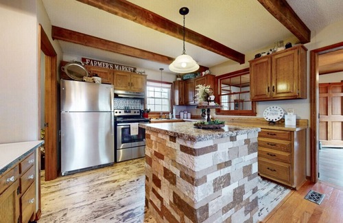 Fayetteville Casa | Nana’s Place @ Possum Hollow
