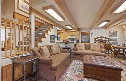 Long Barn Cabina | Nana’s Cozy Cottage in Long Barn – Gated Mountain Retreat