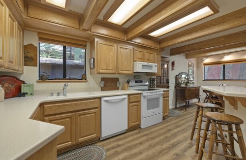 Long Barn Cabina | Nana’s Cozy Cottage in Long Barn – Gated Mountain Retreat