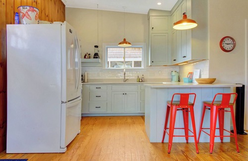 Phippsburg Cabaña | Nancy Cottage - Spacious retreat on Popham Beach with A/C!