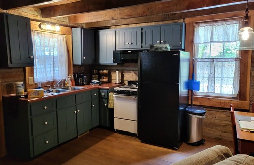 Nancy Cabina | Nancy Kentucky 1800s log cabin