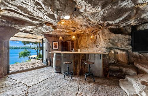 Sherrills Ford Casa | Nancy Key w/Pool, Wine Cave, Optional Boat Rental