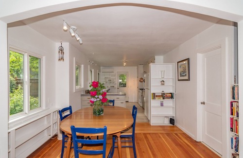 Siskiyou-Hargadine Historic District Casa | Nancy Garden Cottage -1. Bloque 5 al centro