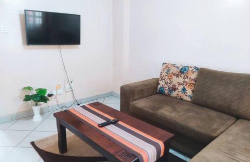 Mbotela Apartamento | Nancy's Loft Fast Internet with Work Space,South B