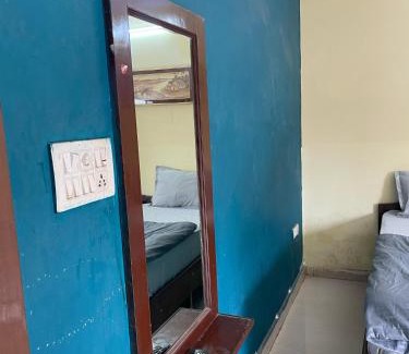 Srinagar Colony Hotel | Nandini Guest House