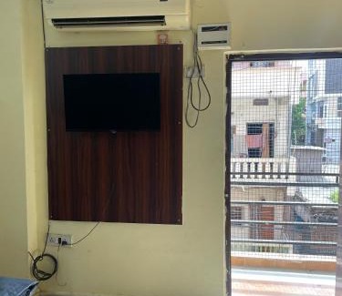 Srinagar Colony Hotel | Nandini Guest House