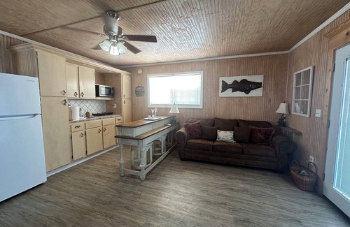 Cedar Bluff Casa | Nanny & Pa's Place - with Private Boat Ramp and Dock