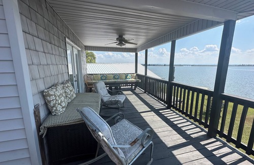 Cedar Bluff Casa | Nanny & Pa's Place - with Private Boat Ramp and Dock