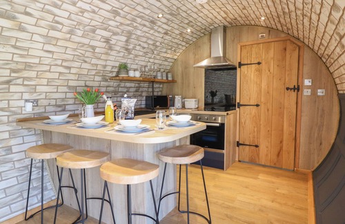 Llanfair Caereinion Cabaña | NANT Y GARNEDD, character holiday cottage in Dinas Mawddwy