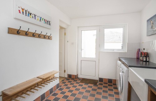 Criccieth Cabaña | NANT Y WYDDAN, family friendly, with open fire in Criccieth