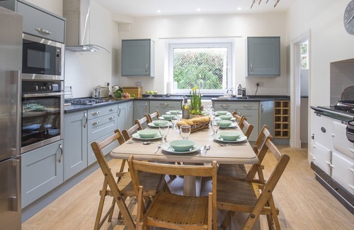 Criccieth Cabaña | NANT Y WYDDAN, family friendly, with open fire in Criccieth