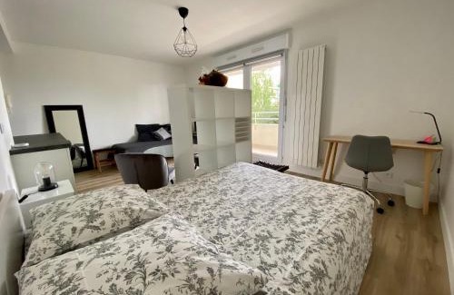 Jules Verne Apartamento | Nantes 30m2 studio au calme avec balcon sur cour