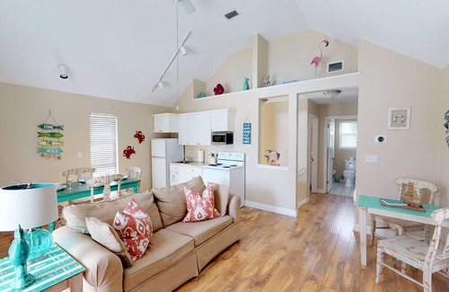 Crystal Beach Cabaña | Nantucket Cottage 11-A Arriba