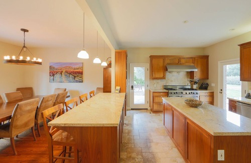 Calistoga Casa | Napa Valley Vineyard Estate For Active Lifestyles with 2 Pickleball Courts