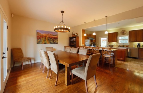 Calistoga Casa | Napa Valley Vineyard Estate For Active Lifestyles with 2 Pickleball Courts