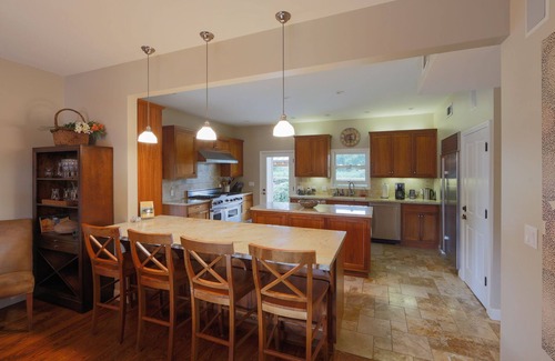 Calistoga Casa | Napa Valley Vineyard Estate For Active Lifestyles with 2 Pickleball Courts