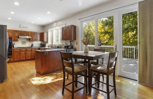Naperville Casa | Naperville Rental - Harmony Ct