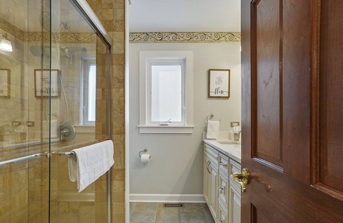 Naperville Casa | Naperville Rental - Harmony Ct