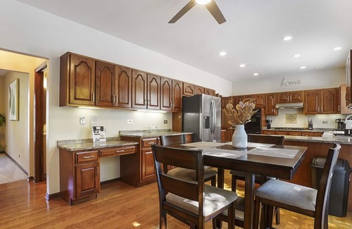 Naperville Casa | Naperville Rental - Harmony Ct
