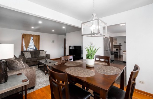 Fox Valley Casa | Naperville Rental- Knoll Dr