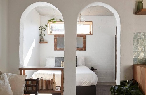 Fitzroy Apartamento | Napier Street Nook - A Chic Studio Masterpiece