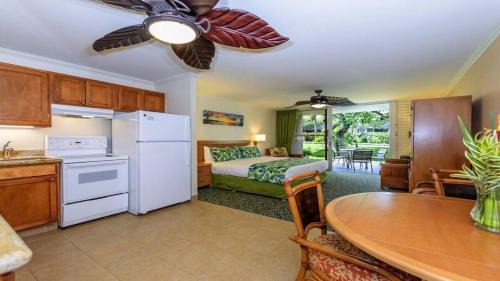 Napili Apartamento | Napili Shores D127 · NS D127 Studio w Pool Near Beach