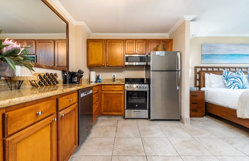 Napili Condominio | Napili Shores G157 Studio Bedroom Condo by RedAwning