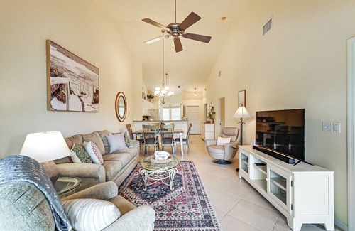 Ole Condominio | Naples Condo 10 Mi to Beach: Pool & Hot Tub Access