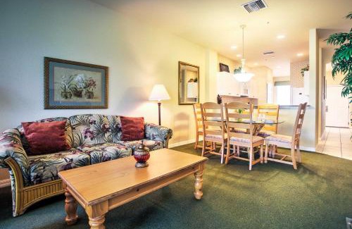 Naples Apartamento | Naples Condo with Golf View and Resort-Style Amenities