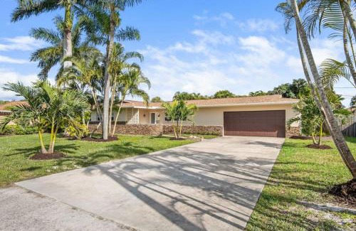 Palm River Estates Casa | Naples Dream Escape 4BRHome heated pool 10minBeach