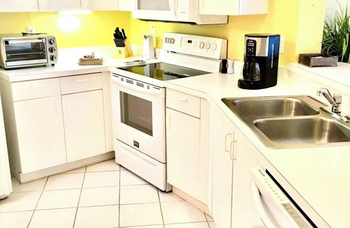 Central Naples Condominio | Alquiler de vacaciones por temporada 30 días mínimo - Snow birds ¡Bienvenido! Comunidad segura
