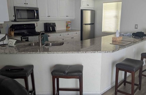 Naples Park Condominio | Beachwalk- the Heart Of Naples! Vanderbilt Beach! Perfect Sunny Getaway Spot!