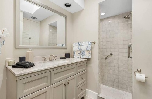 Central Naples Casa | Naples Golf Front Lux Pool Home
