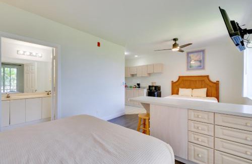 Naples Apartamento | Naples Oasis with Screened Porch and Tennis Court!