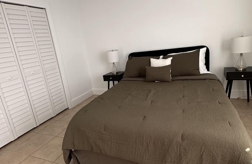 Palm River Estates Condominio | Naples R&R