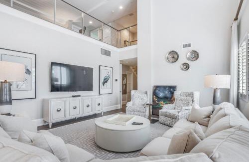 Redevelopment Area Apartamento | Naples Square Paradise