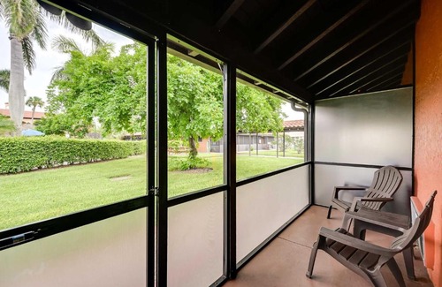 Naples Apartamento | Naples Studio with Canal Access!