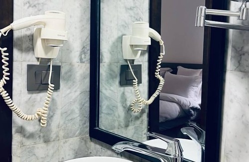 Hamra Hotel | Napoleon Hotel
