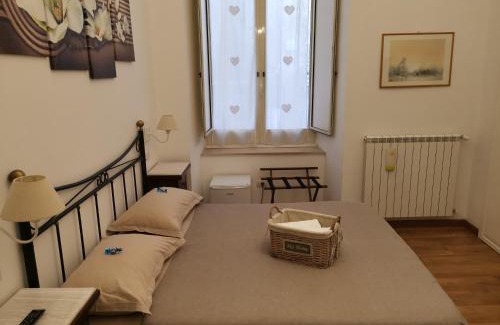 Naples City Centre Cama Y Desayuno | Napoli Pietrasanta LT