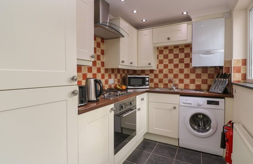 Connor Downs Cabaña | NAPPERS COTTAGE, pet friendly, with a garden in Connor Downs