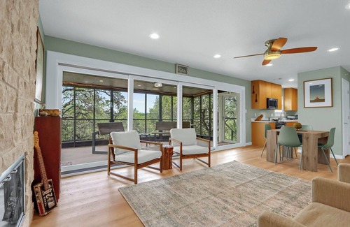 Canyon Lake Casa | Napping Fox Cottage I Hot tub, EV charger, Stars