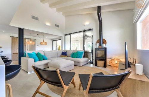 Ermita Villa | Naranja - By Almarina Villas