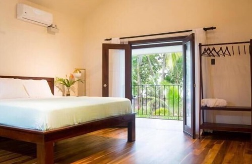 Dominical Hotel | Naranjo Beach King Room at Hona Beach Hotel