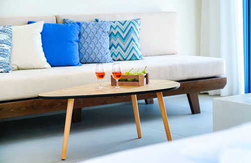 Megalos Prinos Otro | Narciso Luxury Suites