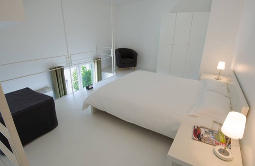 Quartieri Spagnoli Apartamento | Nardones Apartment with balcony by Wonderful Italy