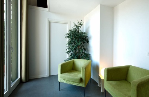 Quartieri Spagnoli Apartamento | Nardones Apartment with balcony by Wonderful Italy