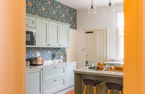 St Mary's Bay Casa | Nares House - a holiday let that sleeps 14 guests in 6 bedrooms
