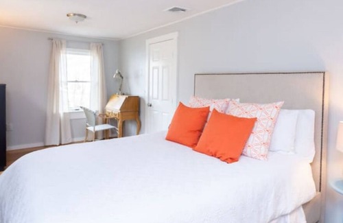 Narragansett Cabaña | Narragansett Beach/Narrow River! Welcome to Riverbend Cottage II